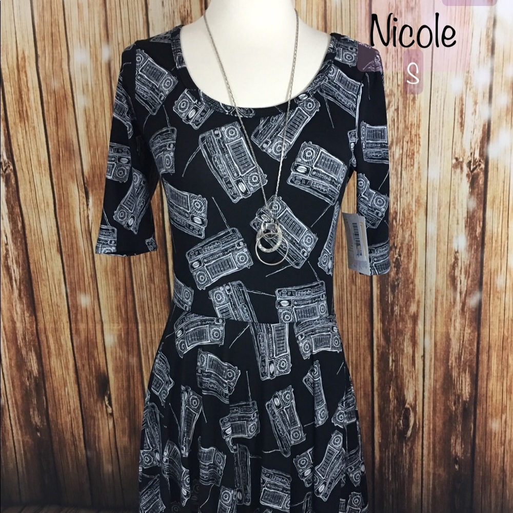 S Lularoe Nicole Dress